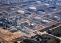 Luanda, Angola: vista aérea da refinaria