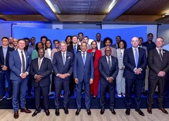 Ministro dos Recursos Minerais, Petróleo e Gás, Diamantino Azevedo, com os associados do Bloco Zero