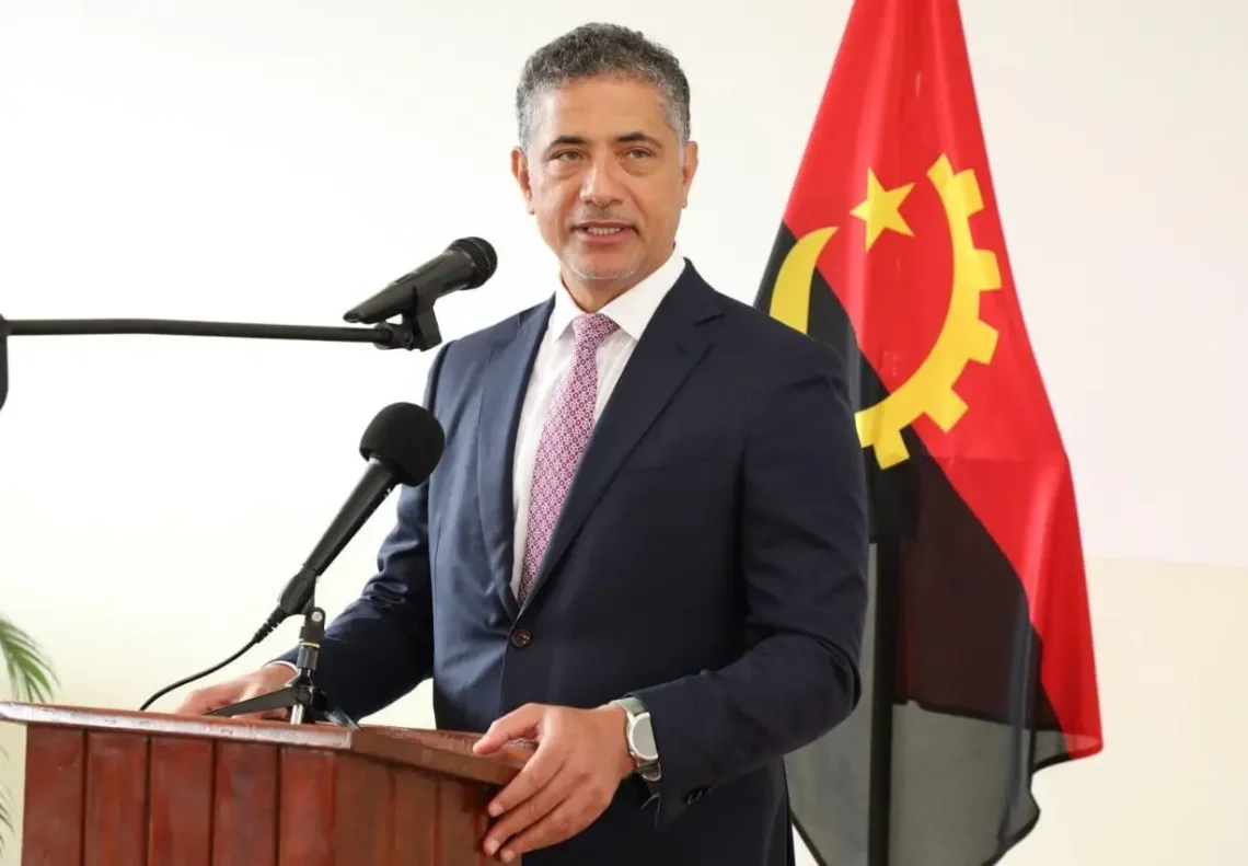 Ministro da Energia e Águas, João Baptista Borges