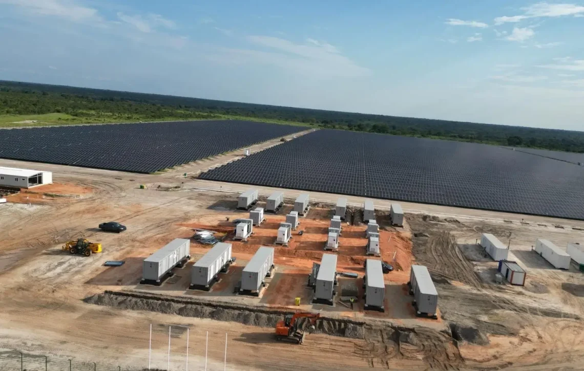 Parque voltaico do Luau