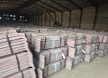Placas de cobre em armazém da LAR na RDC