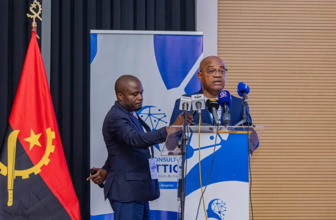 Ministro Mário Oliveira, no Conselho Consultivo do  Ministério das Telecomunicações, Tecnologias de Informação e Comunicação Social, Mário Oliveira
