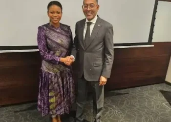 Ministra dos Recursos Minerais do Botswana, Bogolo Joy Kenewendo te o ministro dos Recursos Minerais, Petróleo e Gás, Diamantino Azevedo